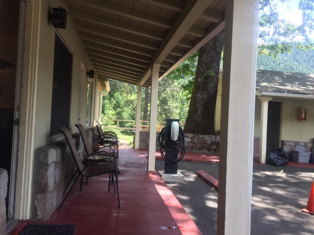 Dunsmuir Lodge Bagian luar foto